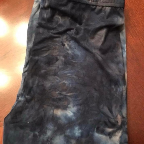 Capri Leggings - Picture 3 of 3